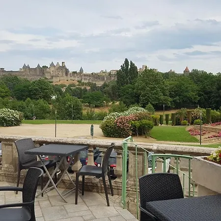 Carcassonne Guesthouse Nocleg ze śniadaniem