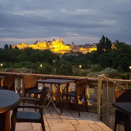 Carcassonne Guesthouse Nocleg ze śniadaniem