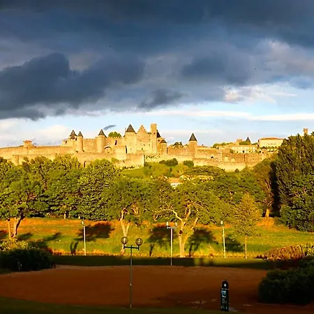 Carcassonne Guesthouse 4* 카르카손