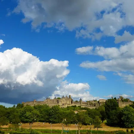 Carcassonne Guesthouse Nocleg ze śniadaniem